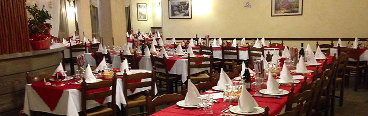 Una foto panoramica della sala da pranzo del ristorante 3 Colombe